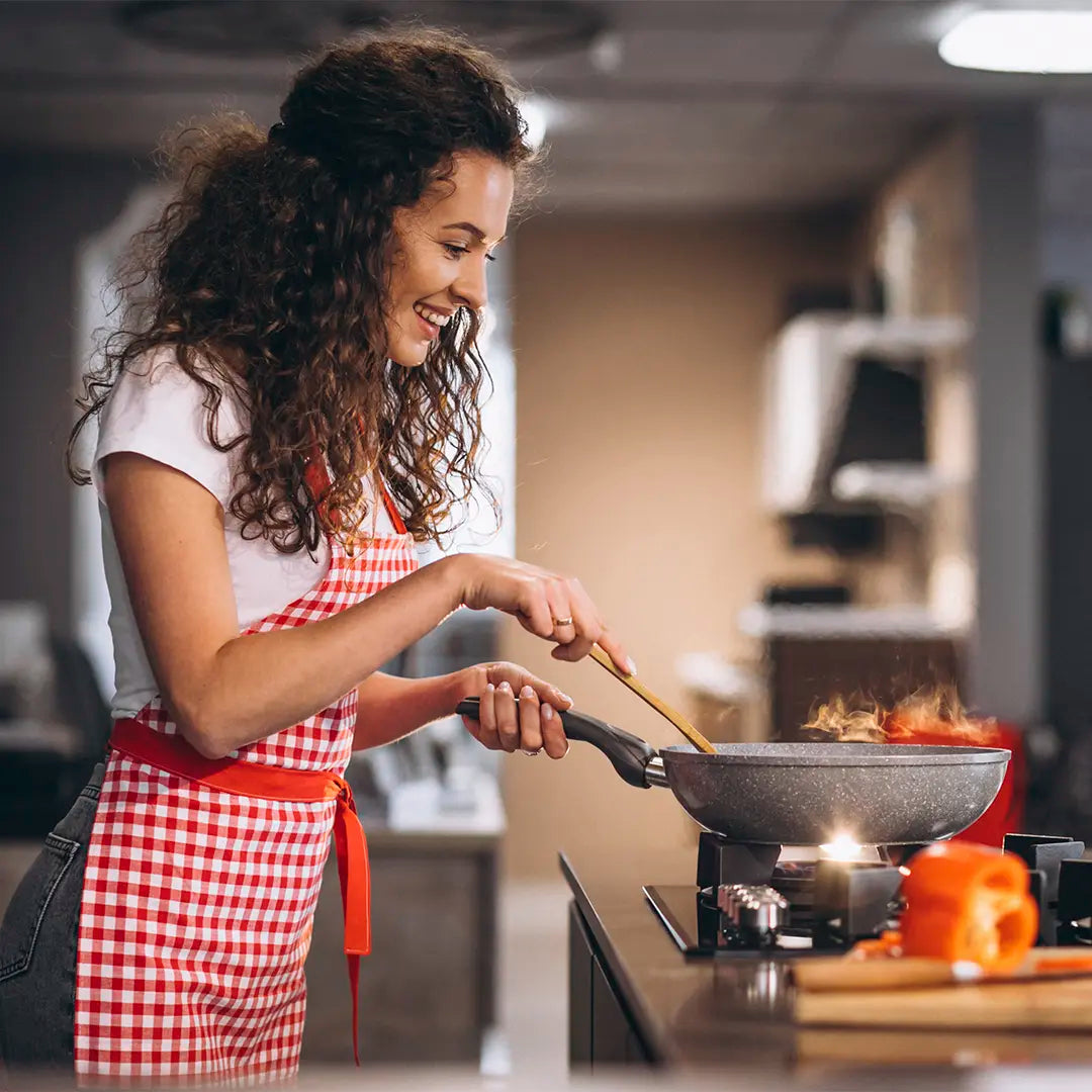 Cozinha organizada e funcional com utensílios essenciais para facilitar a rotina.